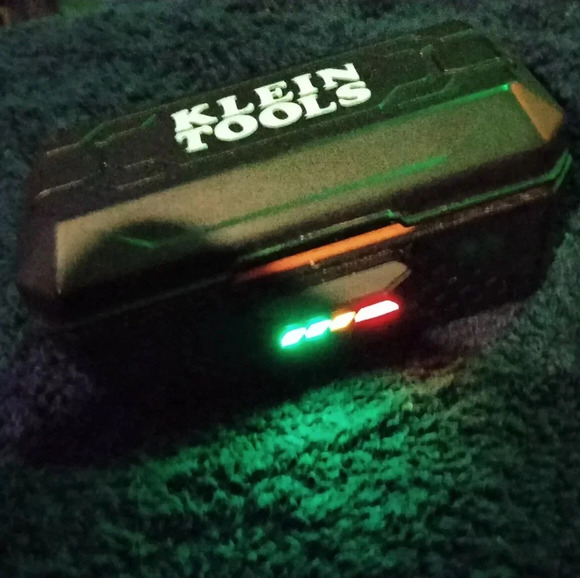 COPY - Klien Tools Bluetooth Earbuds wireless - Picture 2 of 6